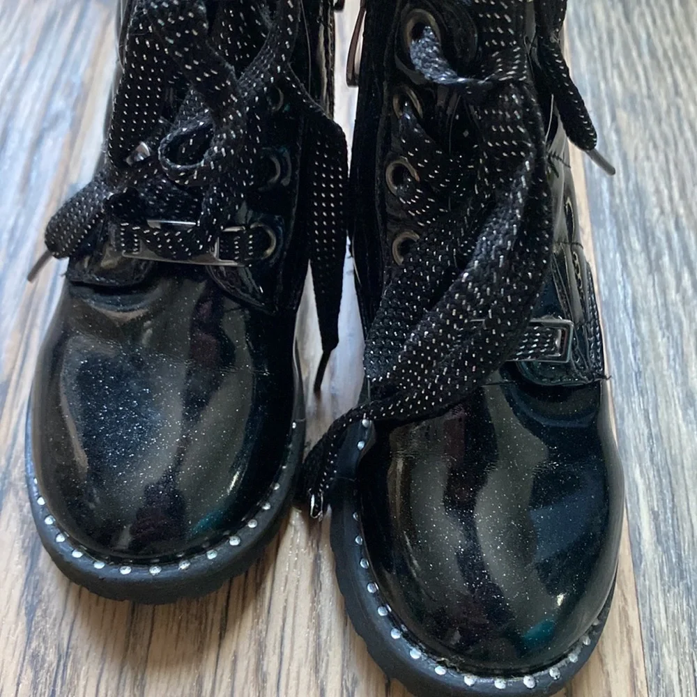🎁Tahari Boots